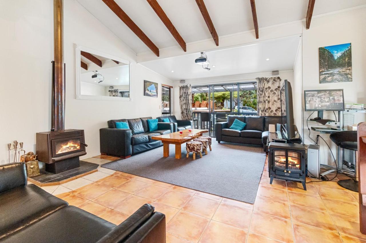Riverside Guest house *
