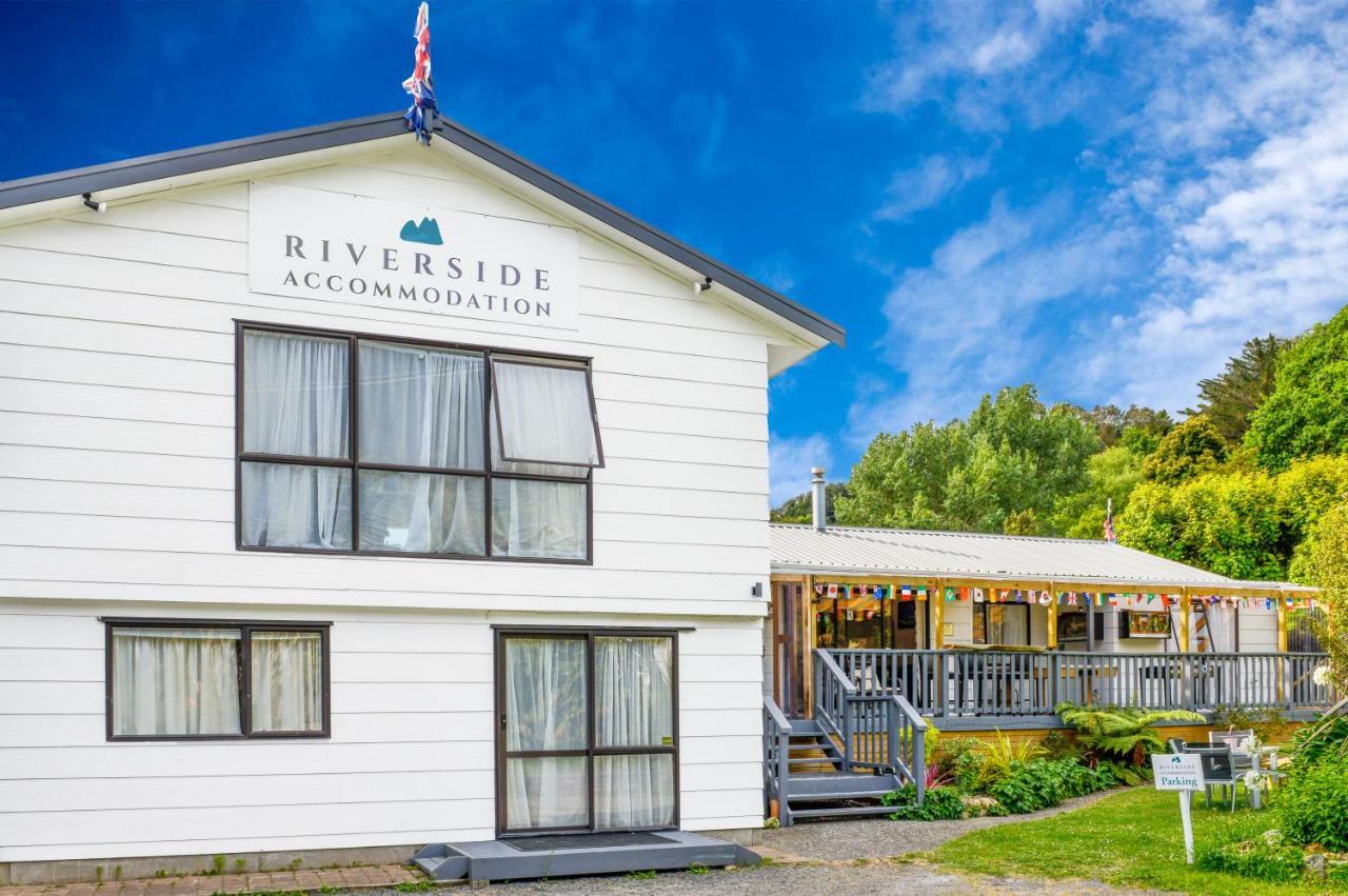 Riverside Guest house *